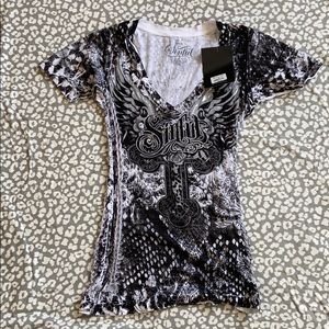 Affliction shortsleeved woman’s v-neck top medium